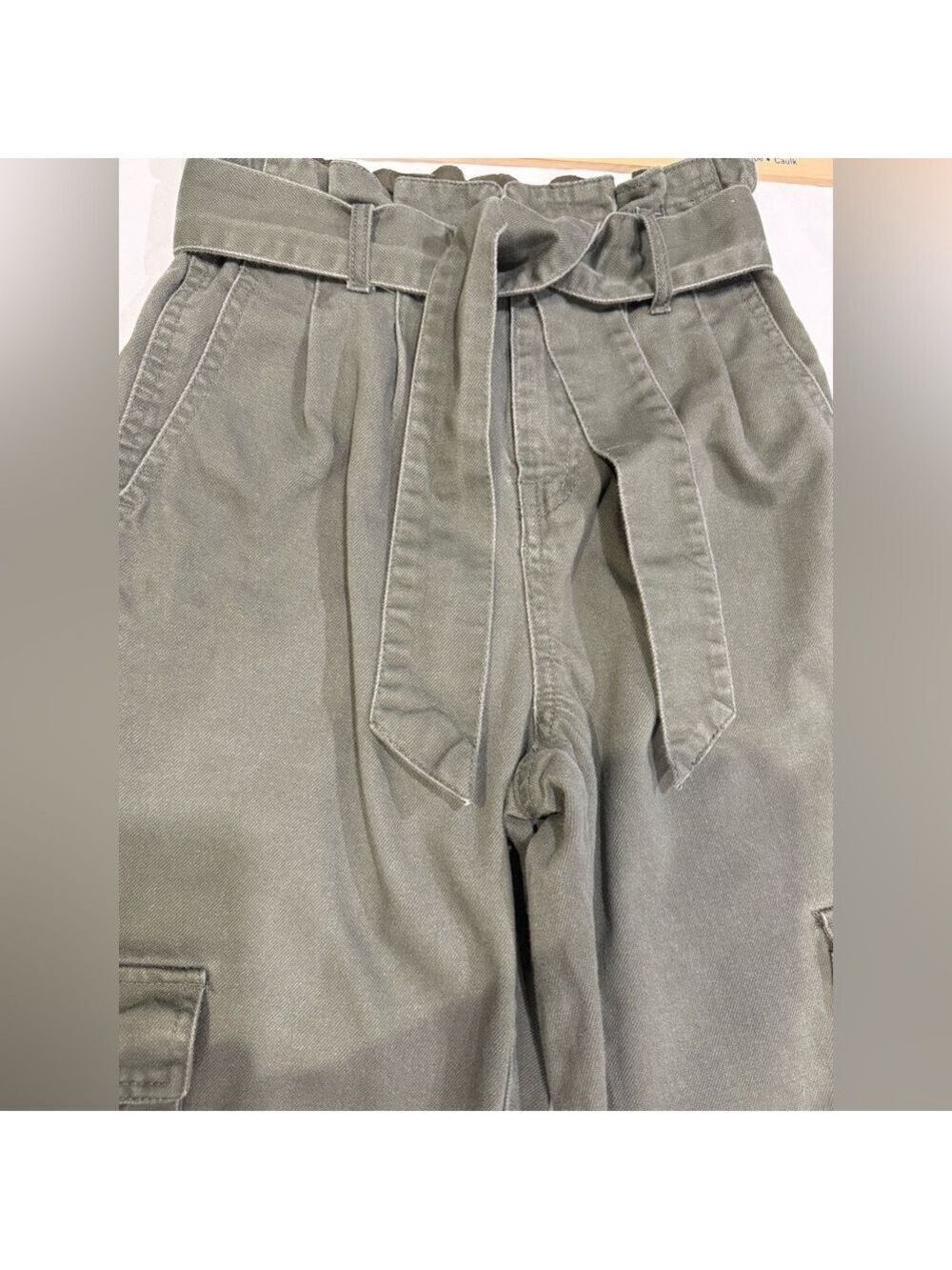 Forever 21 Olive Green Paperbag Waist Cargo Joggers Size S Utility Pants - Picture 9 of 9